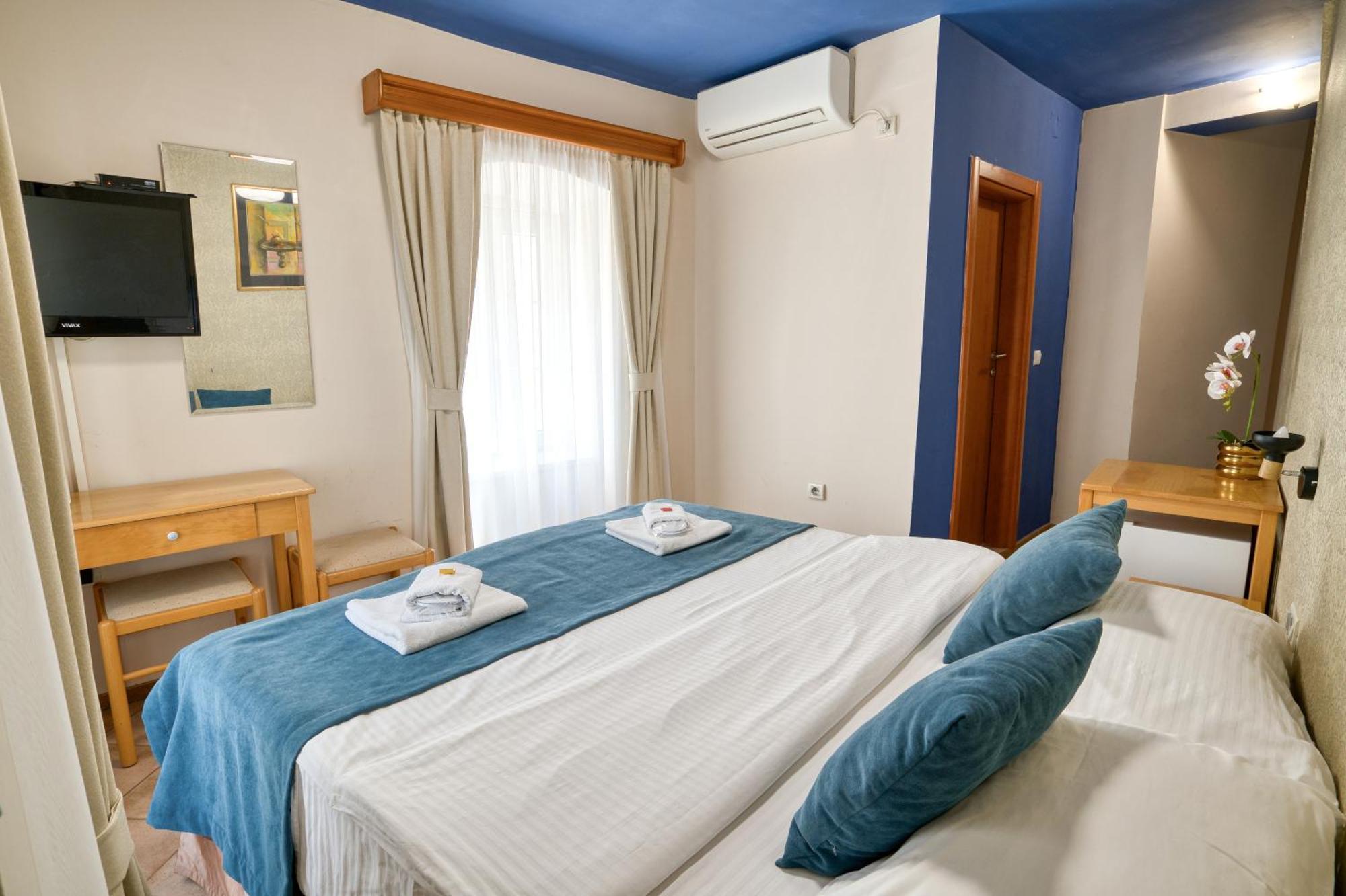 Hotel Rendez Vous Kotor Kültér fotó