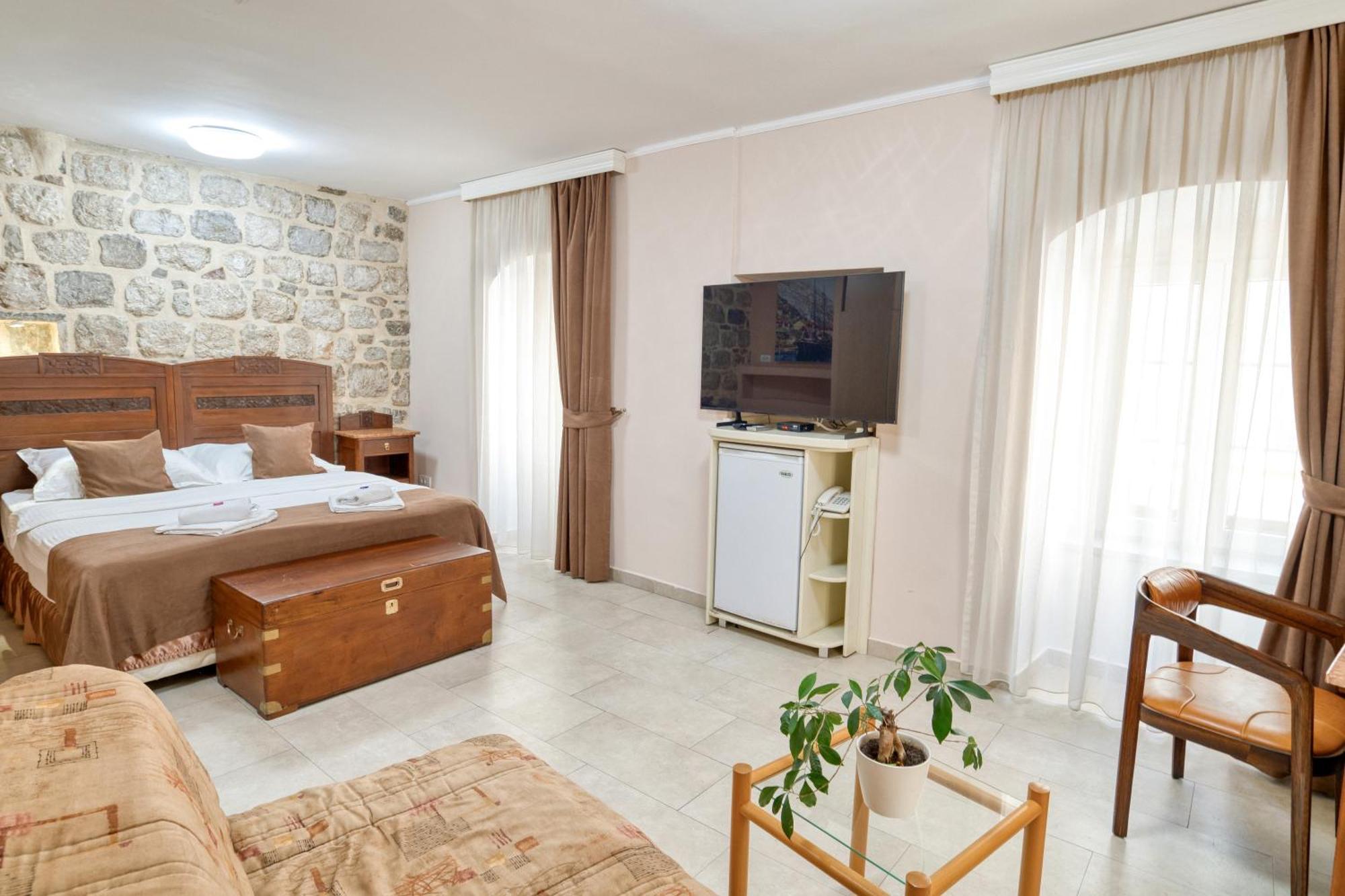 Hotel Rendez Vous Kotor Kültér fotó