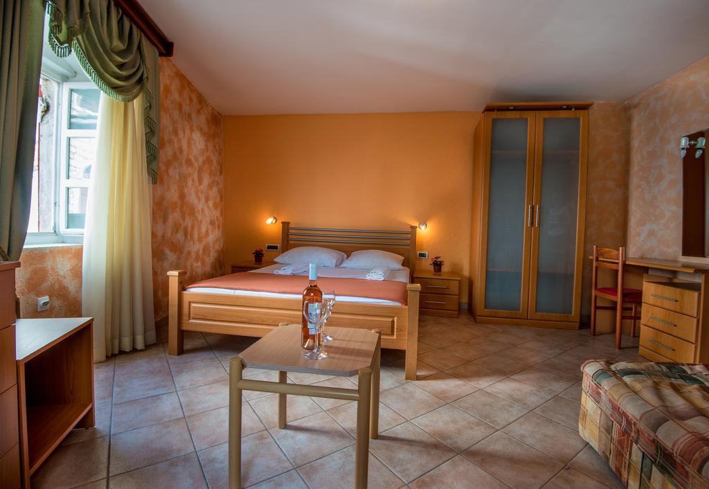Hotel Rendez Vous Kotor Kültér fotó